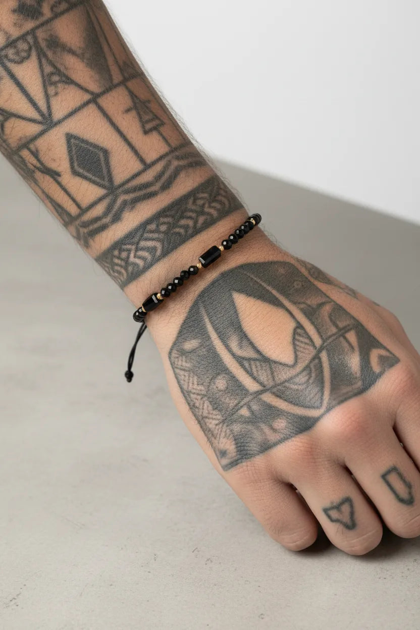 bratara cu bilute din aur cristale negre 3mm si onix dreptunghiular mana barbat