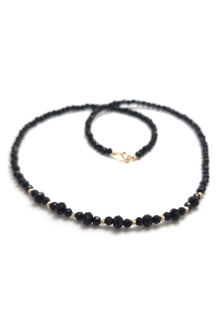 Colier cu cristale rotunde negre combinate și bile de aur de 14k de 2mm, lungime 40 cm