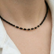 Colier cu cristale rotunde și ovale negre combinate și bile de aur de 14k de 2mm, lungime 40 cm
